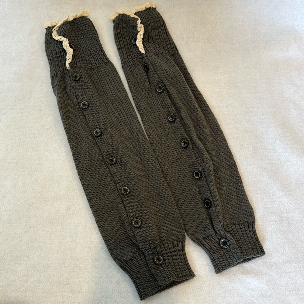 Women's Leg warmers Gray Cream Buttons Lace NWOT slouchy knit boots